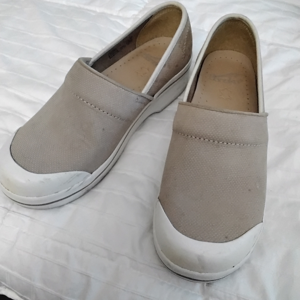 Dansko tan clogs size 7
